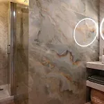 De L'elegance Au Bord De L'eau